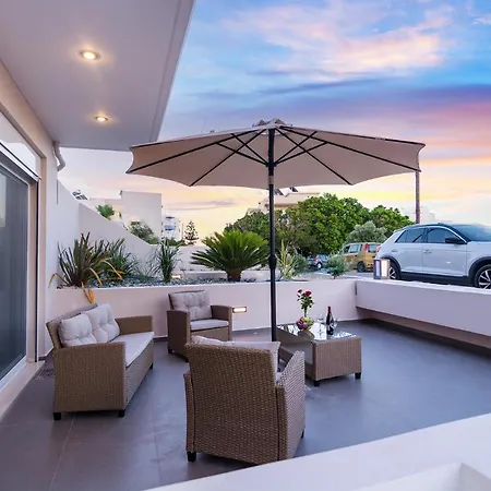 Vakakis Family Luxury Studios Palaiochora Exterior photo