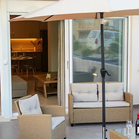 Vakakis Family Luxury Studios Palaiochora Exterior photo