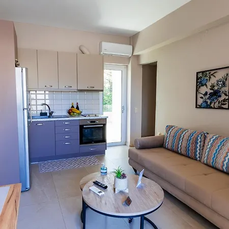 Vakakis Family Luxury Studios Palaiochora Exterior photo