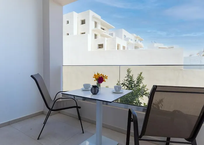 Vakakis Family Luxury Studios